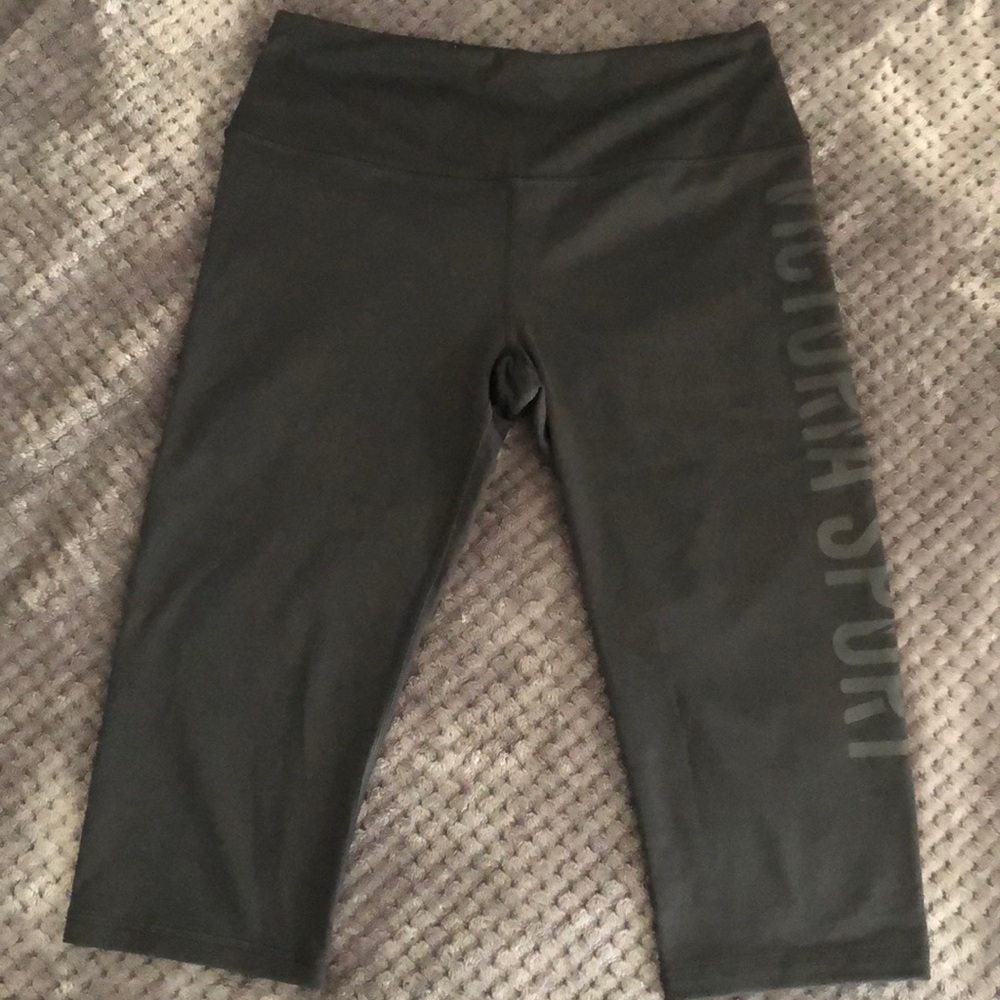 Victorias Secret knockout crop